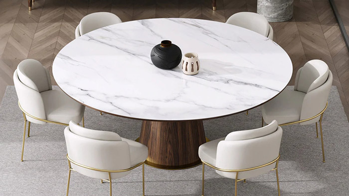 Dining Room in Radial Balance